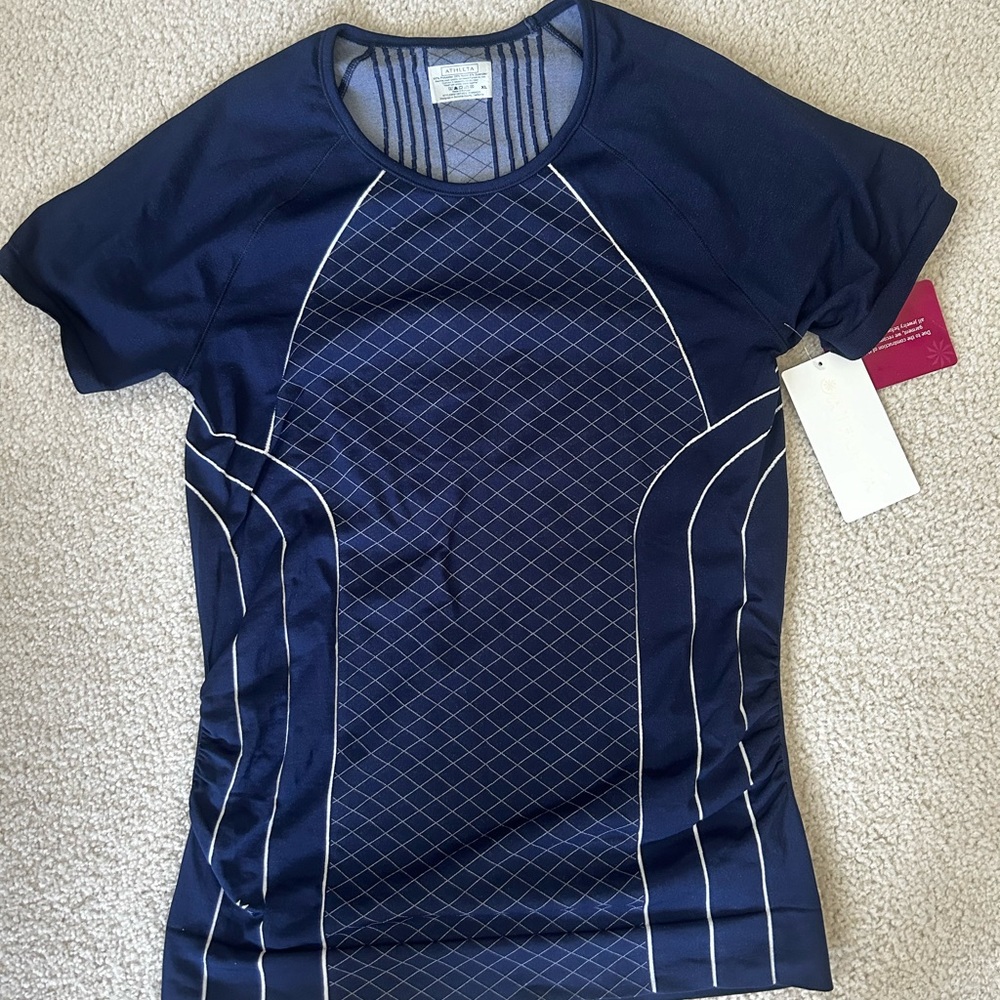 Athleta women’s XL Finish Fast Line Tee NWT